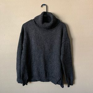 F21 Gray Turtleneck Sweater Sz M